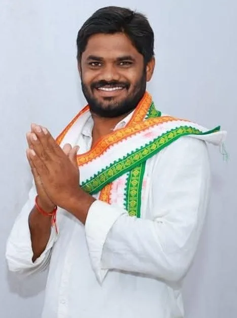 నిబద్ధతకు గుర్తింపు… జిల్లా అధికార ప్రతినిధిగా పసుల చంటి పునర్నియామకం