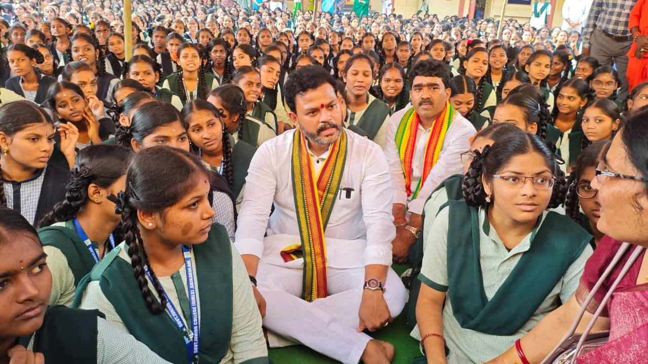 Srikakulam: చదువుకు నైపుణ్యం తోడైతే ఉత్తమ ఫలితాలు : కేంద్ర మంత్రి రామ్మోహన్ నాయుడు.